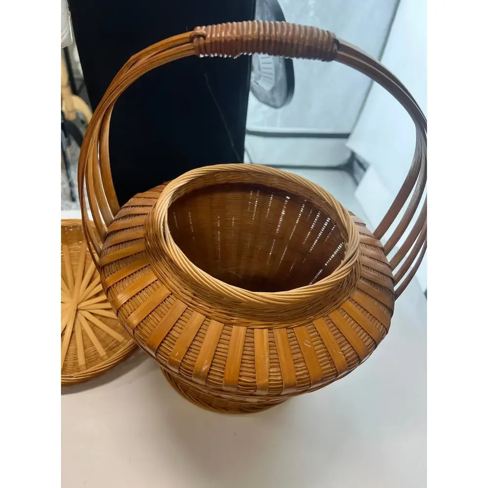 Vintage basket 40's hand-woven bamboo rattan ginger jar lidded handle pedestal